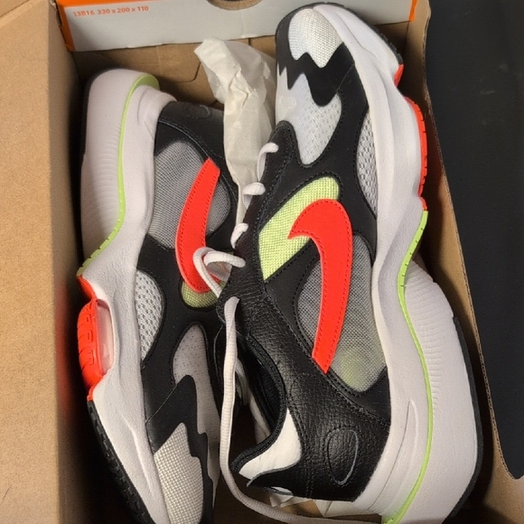 Nike WMNS Air Zoom Division Black Flash Crimson Sneakers Size 10 NWOT MSRP $100 - Picture 11 of 11